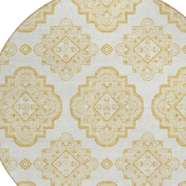 Homeroots 3' Medallion Area Rug In Artichoke Green And Ivory - Stylish, Washable For Indoor And Outdoor Use 8' Round Polyester 591683