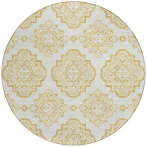 Homeroots 3' Medallion Area Rug In Artichoke Green And Ivory - Stylish, Washable For Indoor And Outdoor Use 8' Round Polyester 591683