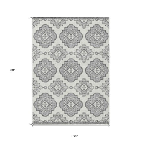 Homeroots 3' Medallion Area Rug In Artichoke Green And Ivory - Stylish, Washable For Indoor And Outdoor Use 3' X 5' Polyester 591687