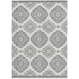 Homeroots 3' Medallion Area Rug In Artichoke Green And Ivory - Stylish, Washable For Indoor And Outdoor Use 5' X 8' Polyester 591688