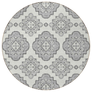 Homeroots 3' Medallion Area Rug In Artichoke Green And Ivory - Stylish, Washable For Indoor And Outdoor Use 8' Round Polyester 591689