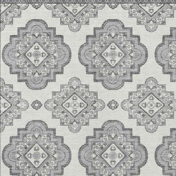 Homeroots 3' Medallion Area Rug In Artichoke Green And Ivory - Stylish, Washable For Indoor And Outdoor Use 8' X 10' Polyester 591690