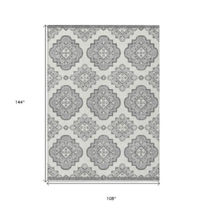 Homeroots 3' Medallion Area Rug In Artichoke Green And Ivory - Stylish, Washable For Indoor And Outdoor Use 9' X 12' Polyester 591691