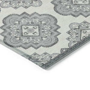 Homeroots 3' Medallion Area Rug In Artichoke Green And Ivory - Stylish, Washable For Indoor And Outdoor Use 9' X 12' Polyester 591691