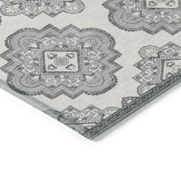 Homeroots 3' Medallion Area Rug In Artichoke Green And Ivory - Stylish, Washable For Indoor And Outdoor Use 9' X 12' Polyester 591691