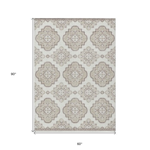 Homeroots 3' Medallion Area Rug In Artichoke Green And Ivory - Stylish, Washable For Indoor And Outdoor Use 5' X 8' Polyester 591694
