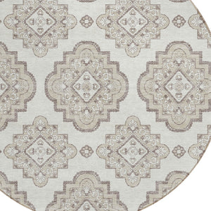 Homeroots 3' Medallion Area Rug In Artichoke Green And Ivory - Stylish, Washable For Indoor And Outdoor Use 8' Round Polyester 591695