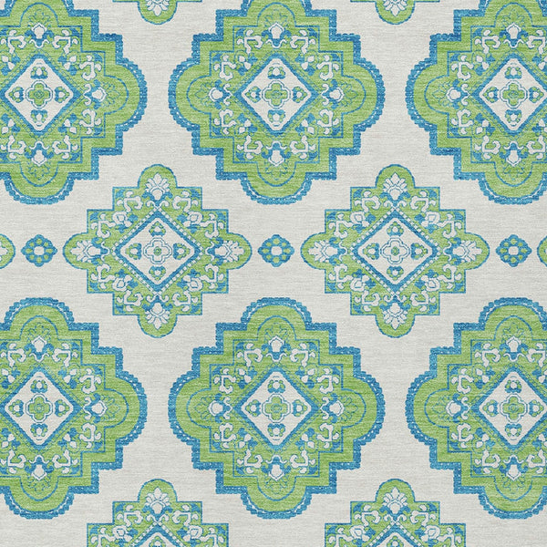 Homeroots 3' Medallion Area Rug In Artichoke Green And Ivory - Stylish, Washable For Indoor And Outdoor Use 5' X 8' Polyester 591700