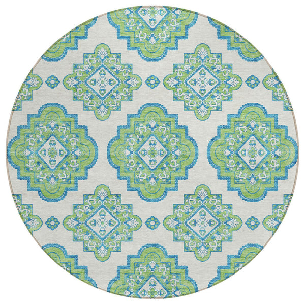 Homeroots 3' Medallion Area Rug In Artichoke Green And Ivory - Stylish, Washable For Indoor And Outdoor Use 8' Round Polyester 591701