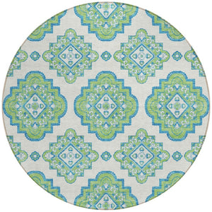 Homeroots 3' Medallion Area Rug In Artichoke Green And Ivory - Stylish, Washable For Indoor And Outdoor Use 8' Round Polyester 591701