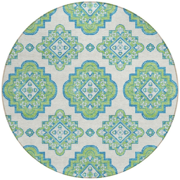 Homeroots 3' Medallion Area Rug In Artichoke Green And Ivory - Stylish, Washable For Indoor And Outdoor Use 8' Round Polyester 591701