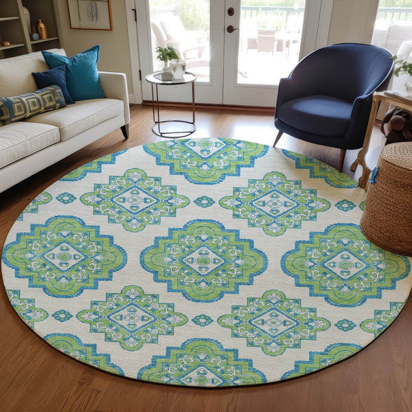 Homeroots 3' Medallion Area Rug In Artichoke Green And Ivory - Stylish, Washable For Indoor And Outdoor Use 8' Round Polyester 591701