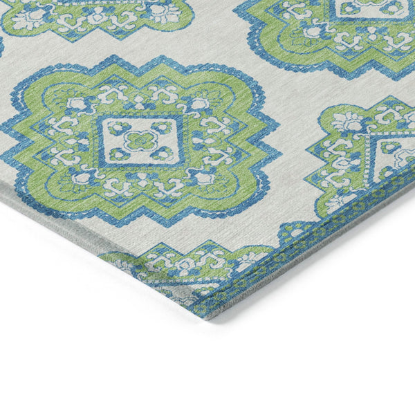 Homeroots 3' Medallion Area Rug In Artichoke Green And Ivory - Stylish, Washable For Indoor And Outdoor Use 8' X 10' Polyester 591702