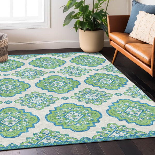 Homeroots 3' Medallion Area Rug In Artichoke Green And Ivory - Stylish, Washable For Indoor And Outdoor Use 8' X 10' Polyester 591702