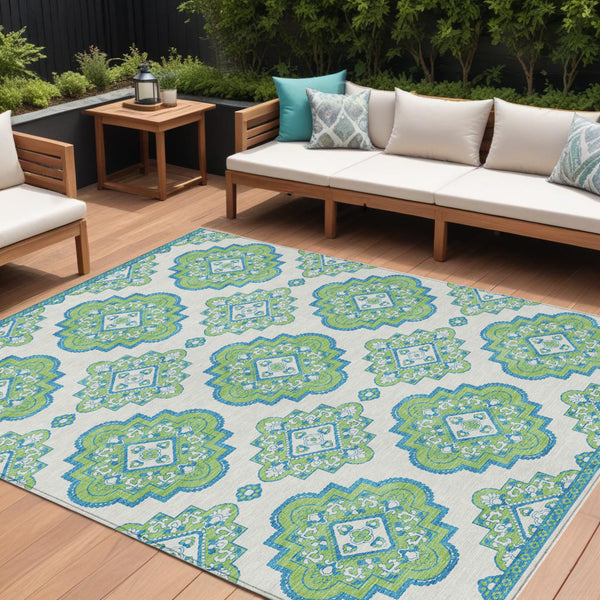 Homeroots 3' Medallion Area Rug In Artichoke Green And Ivory - Stylish, Washable For Indoor And Outdoor Use 10' X 14' Polyester 591704