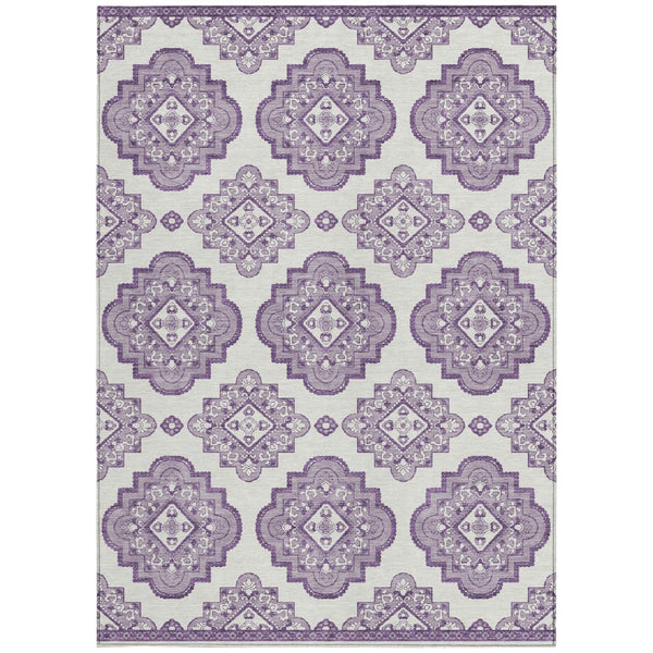 Homeroots 3' Medallion Area Rug In Artichoke Green And Ivory - Stylish, Washable For Indoor And Outdoor Use 3' X 5' Polyester 591705