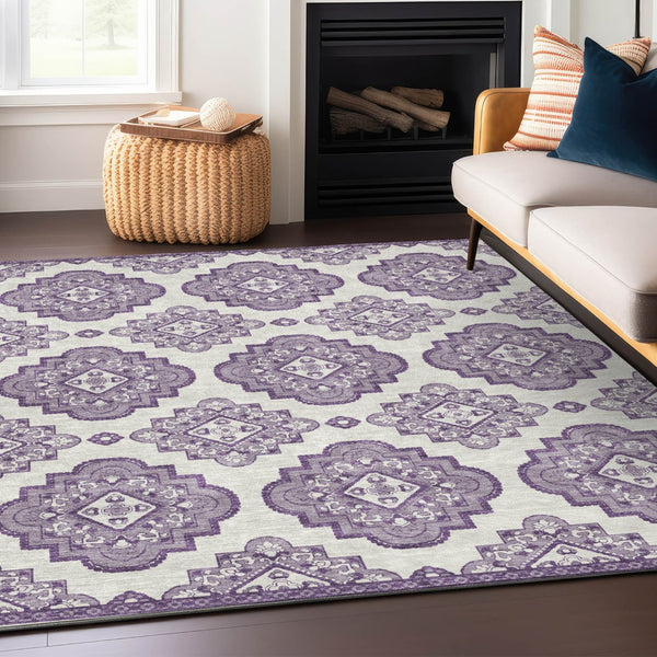 Homeroots 3' Medallion Area Rug In Artichoke Green And Ivory - Stylish, Washable For Indoor And Outdoor Use 3' X 5' Polyester 591705
