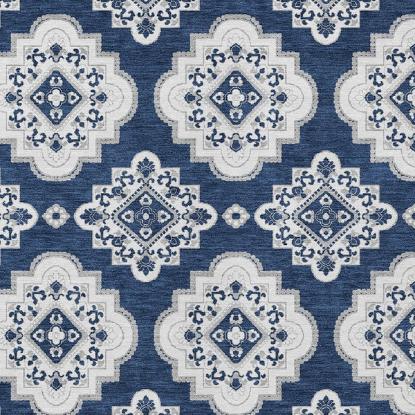 Homeroots 3' Medallion Area Rug In Artichoke Green And Ivory - Stylish, Washable For Indoor And Outdoor Use 3' X 5' Polyester 591711