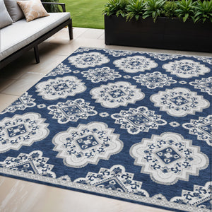 Homeroots 3' Medallion Area Rug In Artichoke Green And Ivory - Stylish, Washable For Indoor And Outdoor Use 5' X 8' Polyester 591712