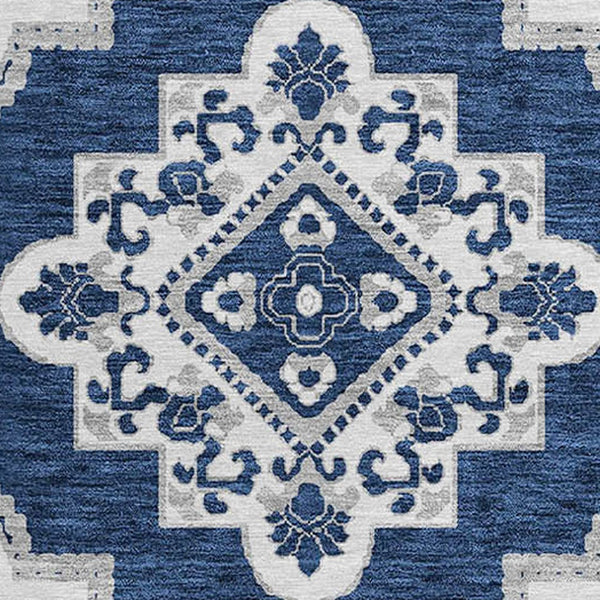 Homeroots 3' Medallion Area Rug In Artichoke Green And Ivory - Stylish, Washable For Indoor And Outdoor Use 8' Round Polyester 591713