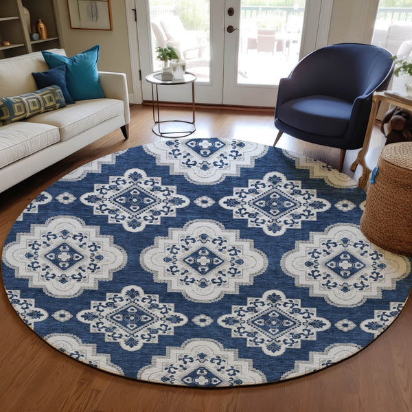 Homeroots 3' Medallion Area Rug In Artichoke Green And Ivory - Stylish, Washable For Indoor And Outdoor Use 8' Round Polyester 591713