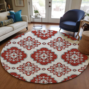 Homeroots 3' Medallion Area Rug In Artichoke Green And Ivory - Stylish, Washable For Indoor And Outdoor Use 8' Round Polyester 591719