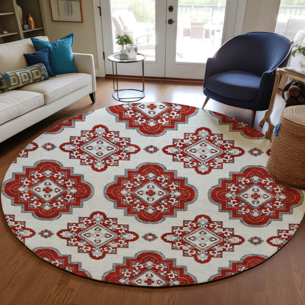 Homeroots 3' Medallion Area Rug In Artichoke Green And Ivory - Stylish, Washable For Indoor And Outdoor Use 8' Round Polyester 591719