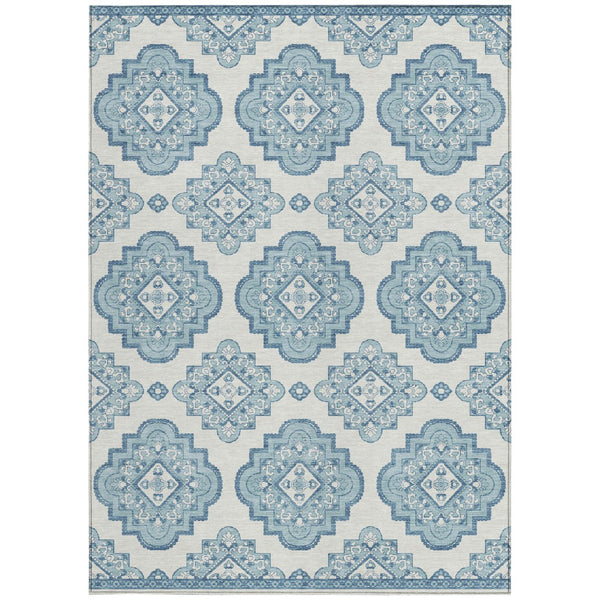 Homeroots 3' Medallion Area Rug In Artichoke Green And Ivory - Stylish, Washable For Indoor And Outdoor Use 3' X 5' Polyester 591723