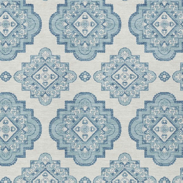 Homeroots 3' Medallion Area Rug In Artichoke Green And Ivory - Stylish, Washable For Indoor And Outdoor Use 3' X 5' Polyester 591723