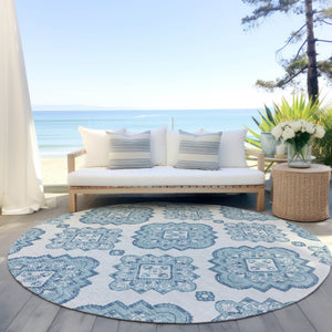 Homeroots 3' Medallion Area Rug In Artichoke Green And Ivory - Stylish, Washable For Indoor And Outdoor Use 8' Round Polyester 591725