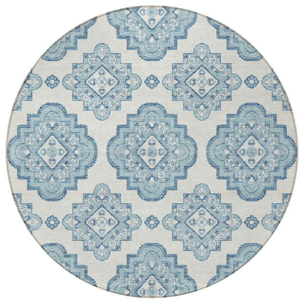 Homeroots 3' Medallion Area Rug In Artichoke Green And Ivory - Stylish, Washable For Indoor And Outdoor Use 8' Round Polyester 591725