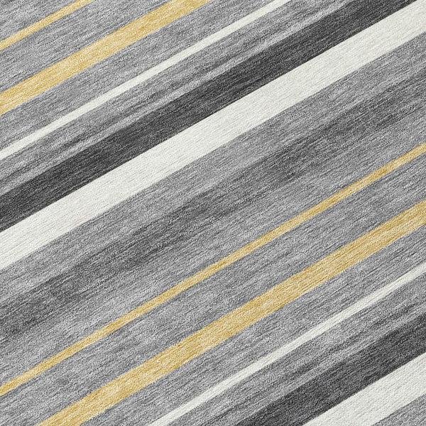 Homeroots 3' Black Ivory And Gray Striped Washable Area Rug - Stylish Indoor Outdoor Design For Any Space 8' Round Polyester 591749