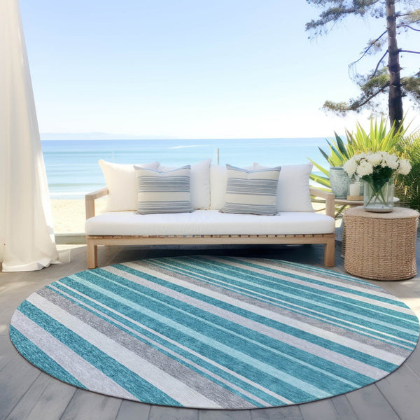 Homeroots 3' Black Ivory And Gray Striped Washable Area Rug - Stylish Indoor Outdoor Design For Any Space 8' Round Polyester 591761