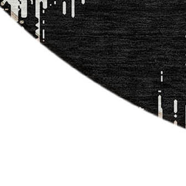 Homeroots 3' Durable Black And Ivory Chevron Indoor Outdoor Area Rug - Stylish, Washable, And Versatile Design 8' Round Polyester 591767