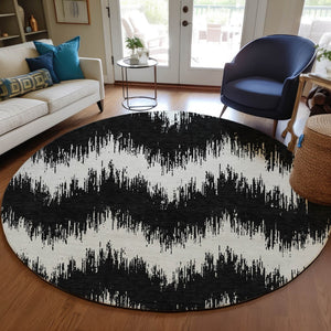 Homeroots 3' Durable Black And Ivory Chevron Indoor Outdoor Area Rug - Stylish, Washable, And Versatile Design 8' Round Polyester 591767
