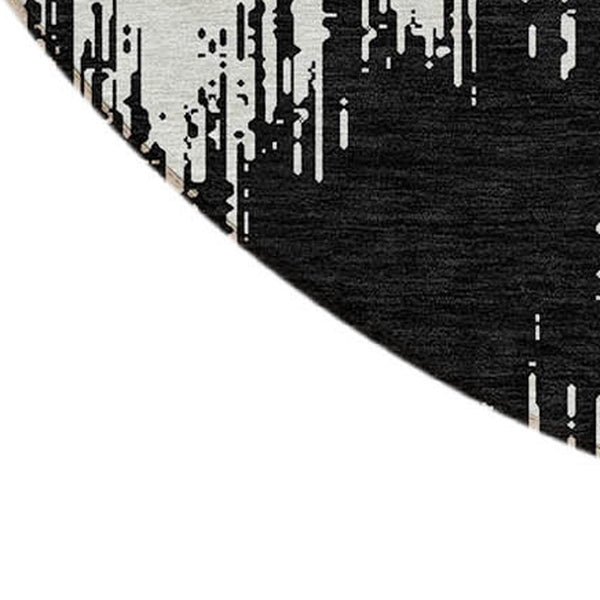 Homeroots 3' Durable Black And Ivory Chevron Indoor Outdoor Area Rug - Stylish, Washable, And Versatile Design 8' Round Polyester 591767