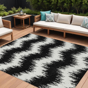 Homeroots 3' Durable Black And Ivory Chevron Indoor Outdoor Area Rug - Stylish, Washable, And Versatile Design 10' X 14' Polyester 591770