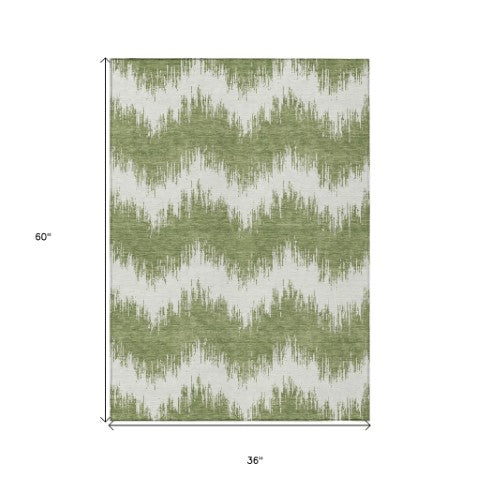 Homeroots 3' Durable Black And Ivory Chevron Indoor Outdoor Area Rug - Stylish, Washable, And Versatile Design 3' X 5' Polyester 591777