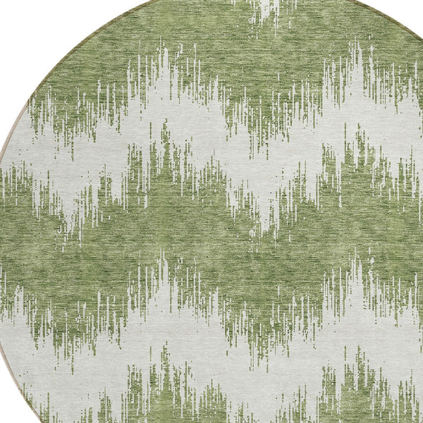 Homeroots 3' Durable Black And Ivory Chevron Indoor Outdoor Area Rug - Stylish, Washable, And Versatile Design 8' Round Polyester 591779