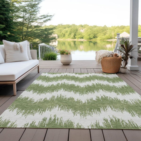 Homeroots 3' Durable Black And Ivory Chevron Indoor Outdoor Area Rug - Stylish, Washable, And Versatile Design 8' X 10' Polyester 591780