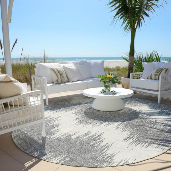 Homeroots 3' Durable Black And Ivory Chevron Indoor Outdoor Area Rug - Stylish, Washable, And Versatile Design 8' Round Polyester 591791