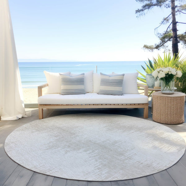 Homeroots 3' Durable Black And Ivory Chevron Indoor Outdoor Area Rug - Stylish, Washable, And Versatile Design 8' Round Polyester 591797