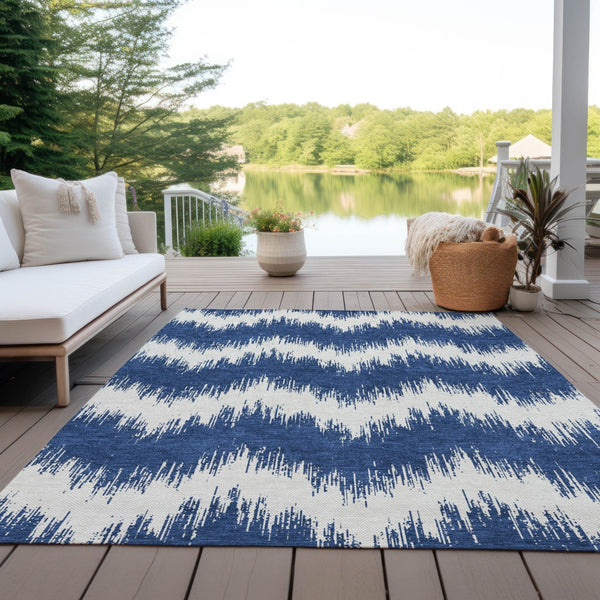 Homeroots 3' Durable Black And Ivory Chevron Indoor Outdoor Area Rug - Stylish, Washable, And Versatile Design 3' X 5' Polyester 591801