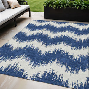 Homeroots 3' Durable Black And Ivory Chevron Indoor Outdoor Area Rug - Stylish, Washable, And Versatile Design 5' X 8' Polyester 591802