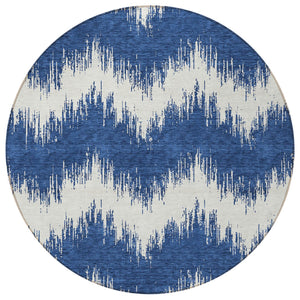 Homeroots 3' Durable Black And Ivory Chevron Indoor Outdoor Area Rug - Stylish, Washable, And Versatile Design 8' Round Polyester 591803