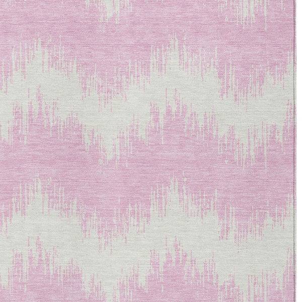 Homeroots 3' Durable Black And Ivory Chevron Indoor Outdoor Area Rug - Stylish, Washable, And Versatile Design 5' X 8' Polyester 591814