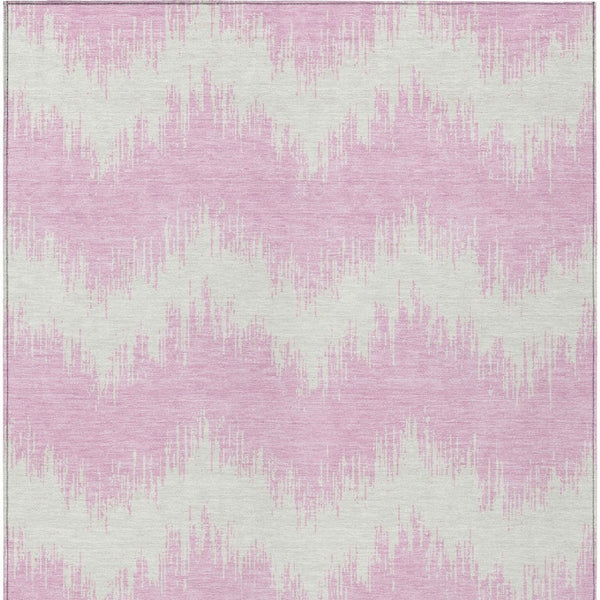 Homeroots 3' Durable Black And Ivory Chevron Indoor Outdoor Area Rug - Stylish, Washable, And Versatile Design 5' X 8' Polyester 591814