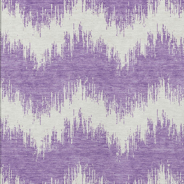 Homeroots 3' Durable Black And Ivory Chevron Indoor Outdoor Area Rug - Stylish, Washable, And Versatile Design 5' X 8' Polyester 591820