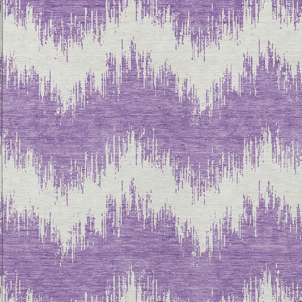 Homeroots 3' Durable Black And Ivory Chevron Indoor Outdoor Area Rug - Stylish, Washable, And Versatile Design 9' X 12' Polyester 591823