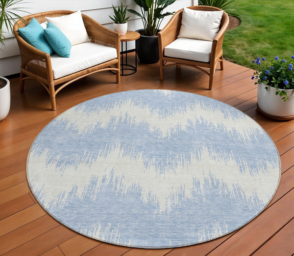 Homeroots 3' Durable Black And Ivory Chevron Indoor Outdoor Area Rug - Stylish, Washable, And Versatile Design 8' Round Polyester 591827